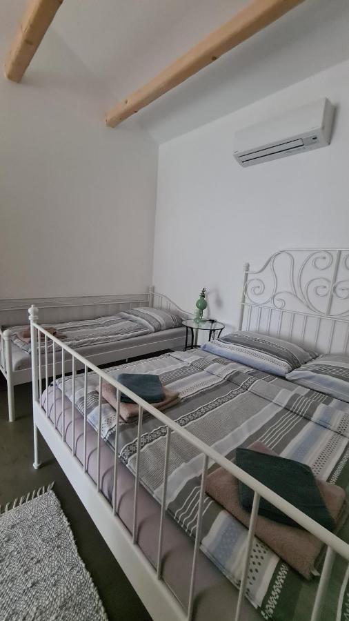 La Bobul Apartments Drnholec المظهر الخارجي الصورة