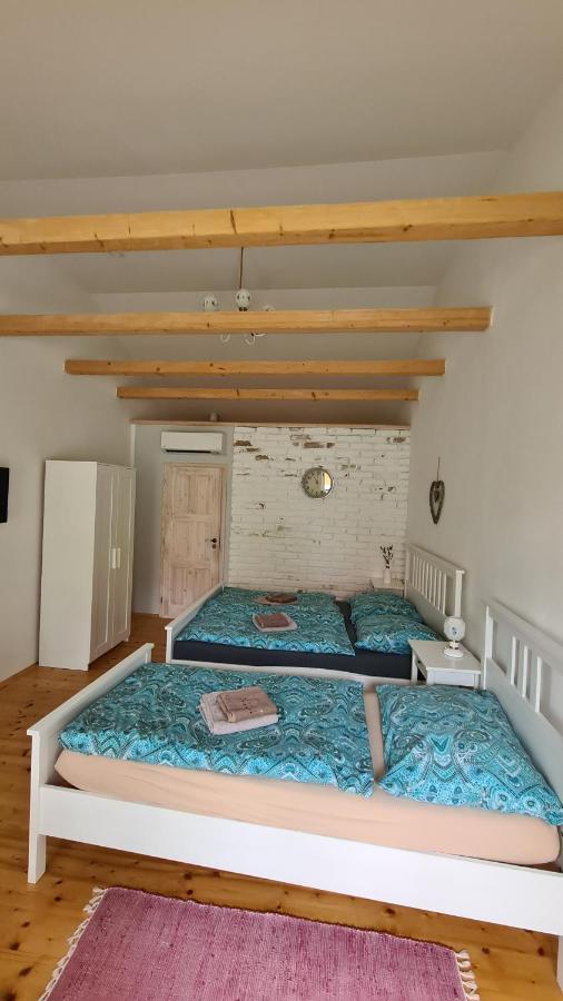 La Bobul Apartments Drnholec المظهر الخارجي الصورة